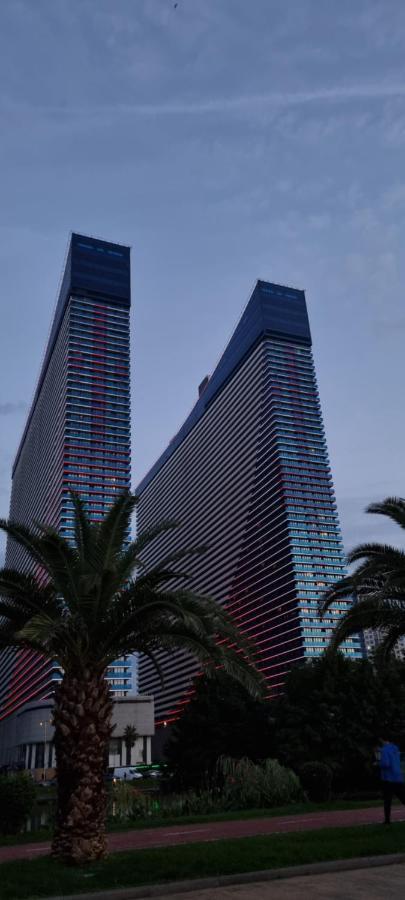 Orbi City Aparthotel Sea View Батуми Экстерьер фото